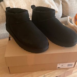 UGG - Classic ultra mini boot